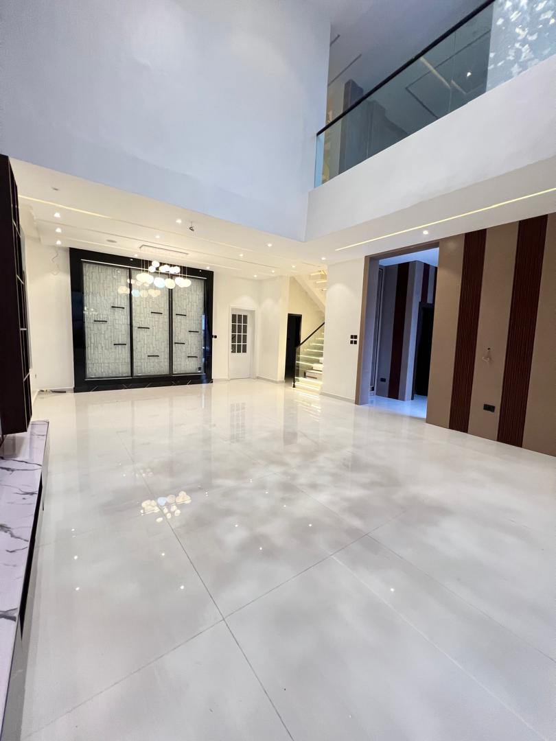 Dazzlingly Designed 5 Bedroom Home with Swimming Pool, Gym House, Cinema and BQ