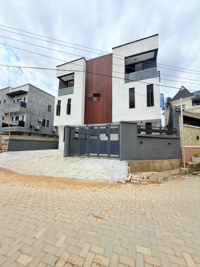 Astoundingly Built 4 Bedroom Semi-Detached Duplex in a Nice Location
