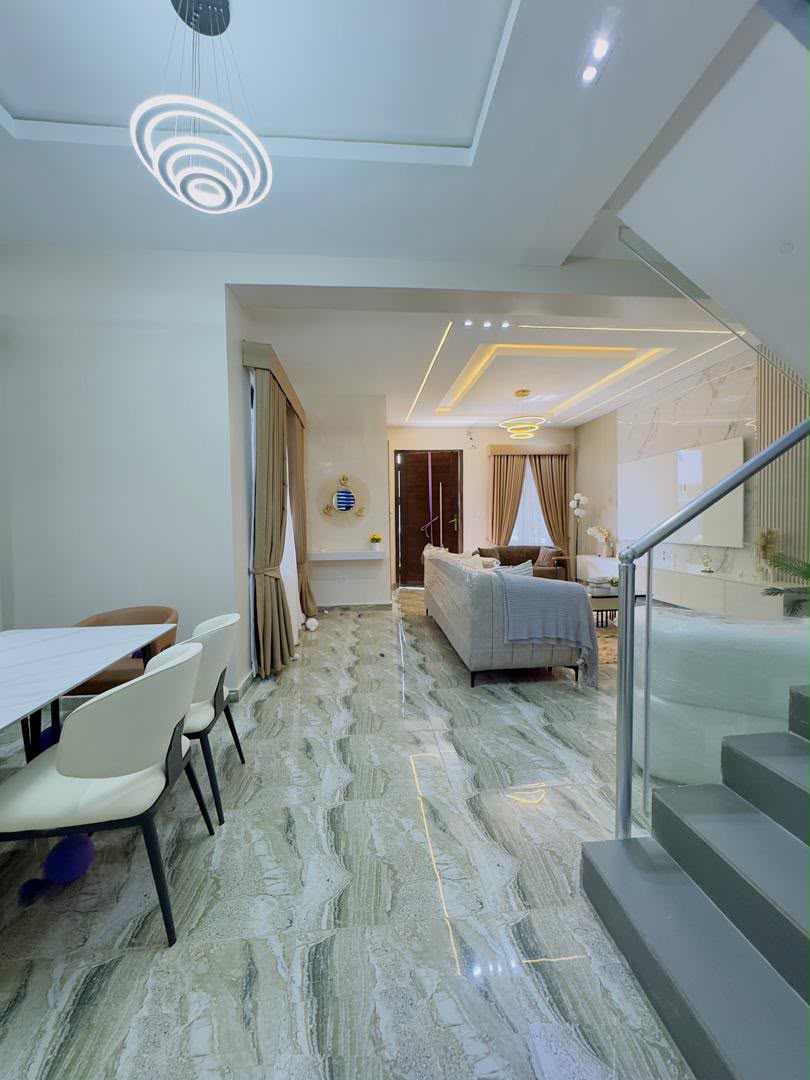 Fantastic Built 4 Bedroom Terrace Duplex with BQ, Pool and Gym